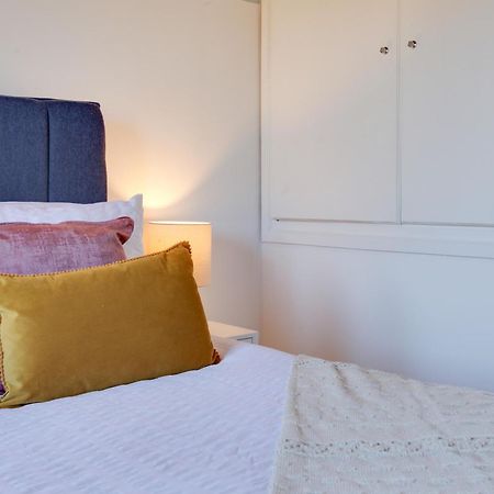 Cosy Two Bedroom House - Chelmsford - Free Parking And Wifi Exterior photo