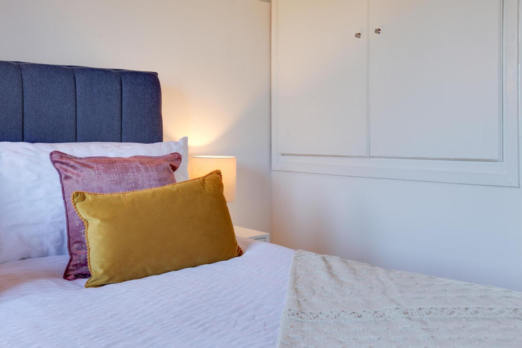 Cosy Two Bedroom House - Chelmsford - Free Parking And Wifi Exterior photo